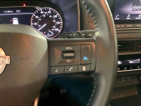 Used 2025 Nissan Rogue SV AWD/4WD image 19
