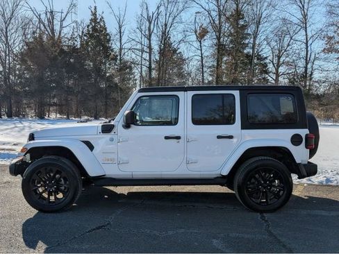 Used 2023 Jeep Wrangler Sahara w/ Cold Weather Group image 8