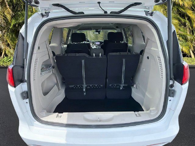 Used 2024 Chrysler Voyager LX FWD image 26