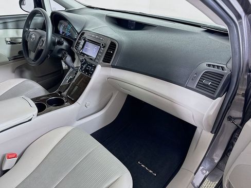 Used 2015 Toyota Venza LE image 29