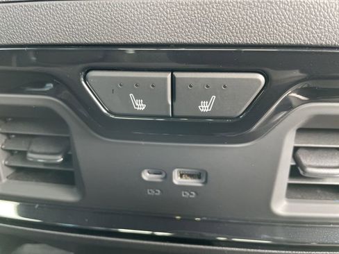 Used 2025 GMC Sierra 1500 AT4 w/ AT4 Premium Package image 39