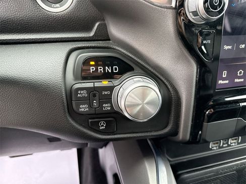 Used 2025 RAM 1500 Laramie image 27