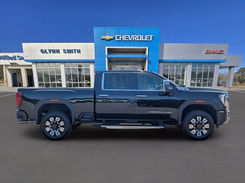 Used 2025 GMC Sierra 2500 Denali w/ Technology Package image 4