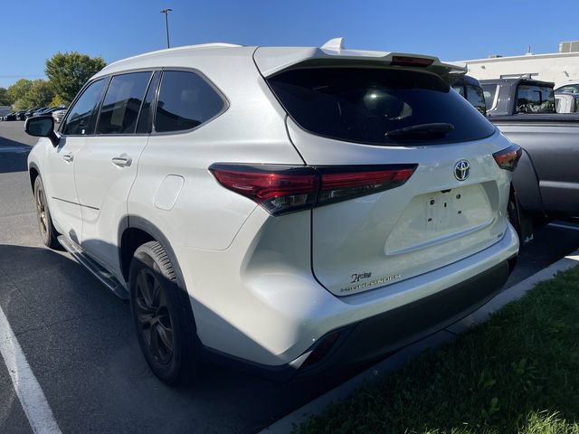 Used 2022 Toyota Highlander Bronze Edition AWD/4WD image 7