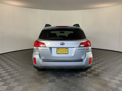 Used 2013 Subaru Outback 2.5i Premium AWD/4WD image 6