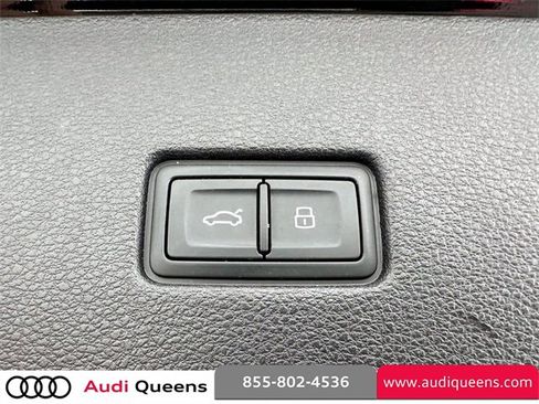Used 2023 Audi Q8 Premium Plus w/ Premium Plus Package image 11