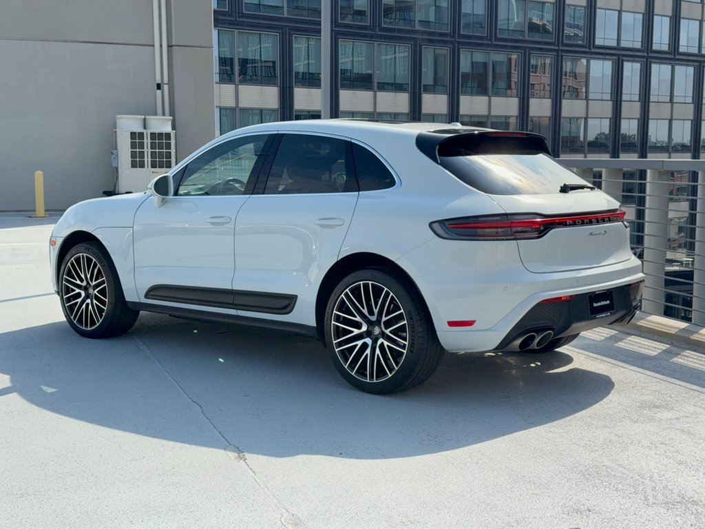 Certified 2024 Porsche Macan S AWD/4WD image 3