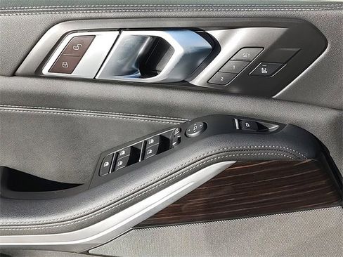 Used 2024 BMW X5 xDrive50e image 26