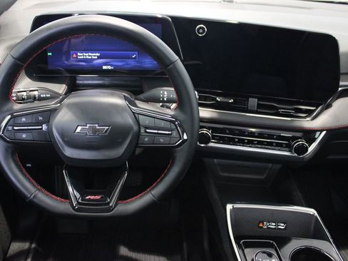 Used 2025 Chevrolet Equinox RS image 6