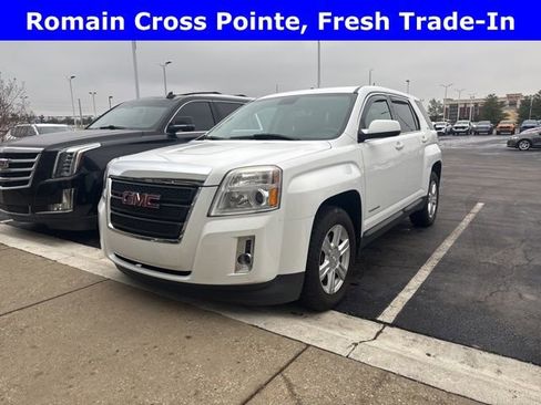 Used 2015 GMC Terrain SLE image 1