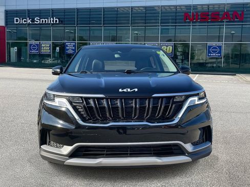 Used 2024 Kia Carnival LX image 2