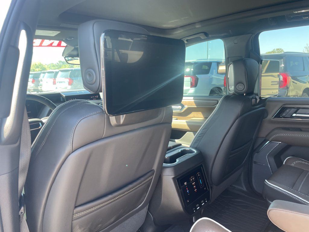 Used 2026 GMC Yukon XL Denali Ultimate AWD/4WD image 23