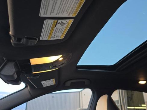 Used 2023 Nissan Pathfinder SL w/ Black Appearance Package image 14