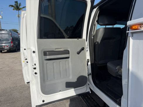 Used 2015 Ford F550 4x4 Crew Cab Super Duty image 13