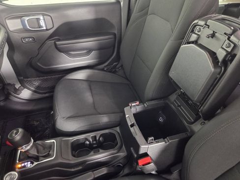 Used 2022 Jeep Wrangler Sport AWD/4WD image 23