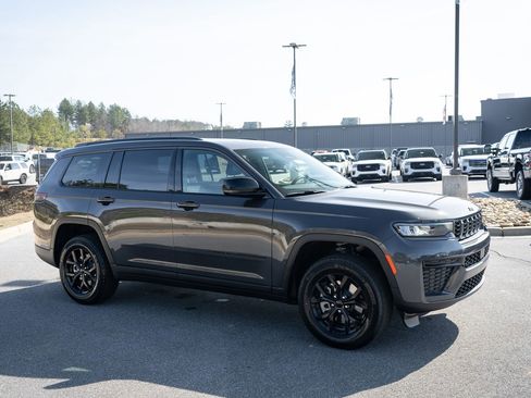 New 2026 Jeep Grand Cherokee L 4WD image 12