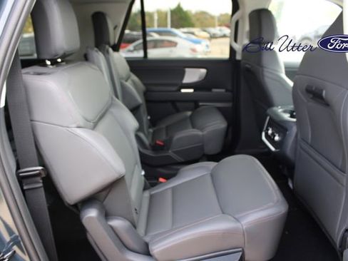 New 2025 Ford Expedition Max Active image 9