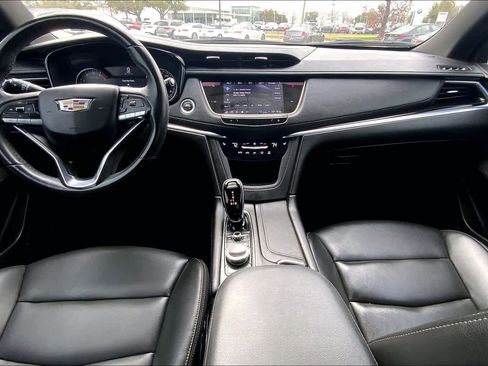 Used 2023 Cadillac XT6 Luxury image 16