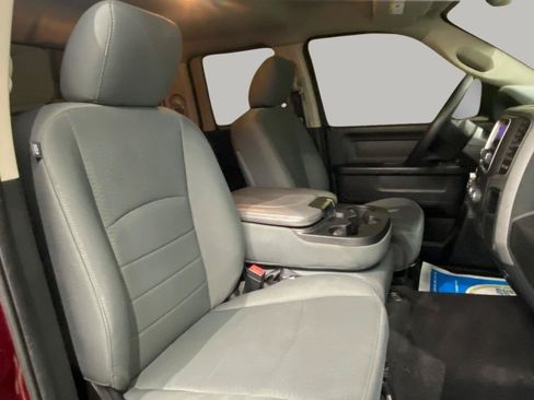 Used 2018 RAM 1500 Express AWD/4WD image 23