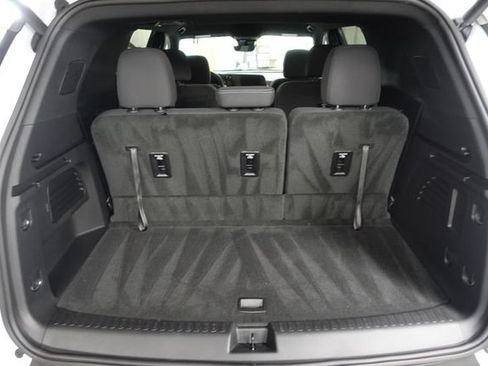 Used 2026 Chevrolet Traverse LT w/ Driver Confidence Package FWD image 22