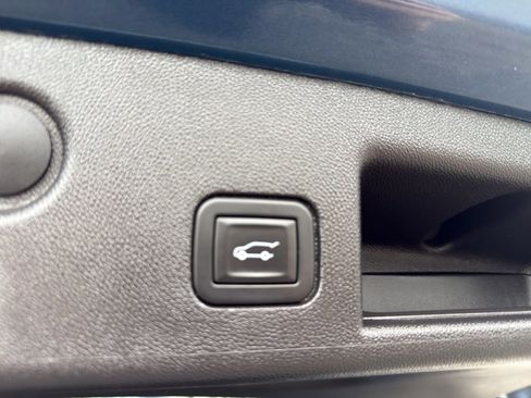 Used 2024 Chevrolet Equinox LT image 17