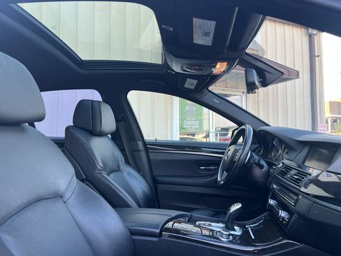 Used 2013 BMW 550i xDrive Sedan image 33