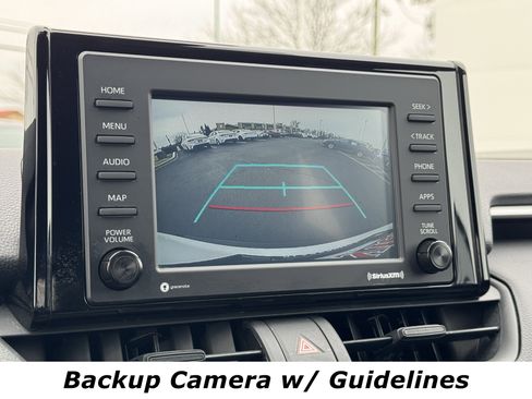 Used 2021 Toyota RAV4 LE image 10