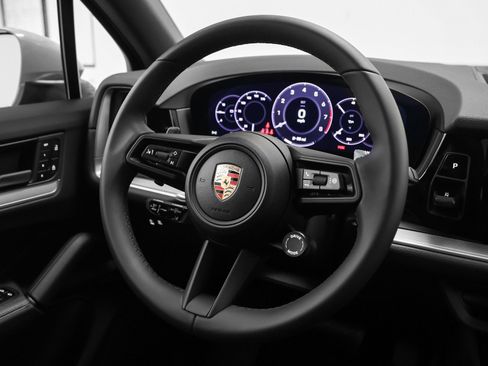 Used 2026 Porsche Cayenne AWD/4WD image 28