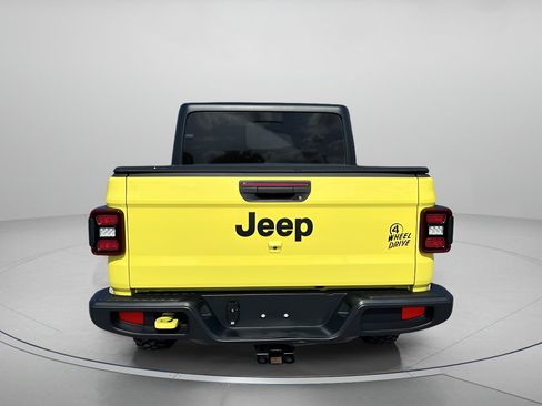 Used 2024 Jeep Gladiator Sport AWD/4WD image 4