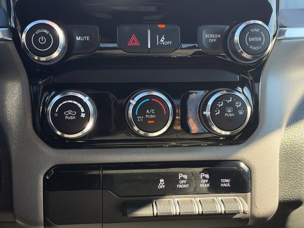 Used 2025 RAM 1500 Big Horn AWD/4WD image 24