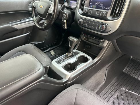 Used 2020 Chevrolet Colorado LT w/ LT Convenience Package image 16