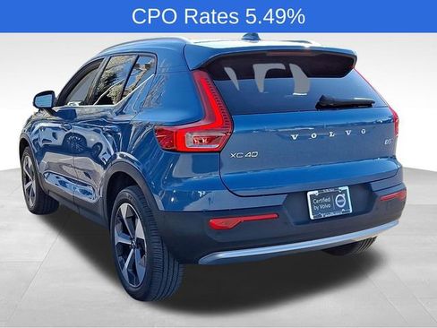 Certified 2023 Volvo XC40 B5 Plus w/ Driver Assist Package AWD/4WD image 5