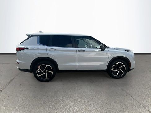 Used 2024 Mitsubishi Outlander SE FWD image 8