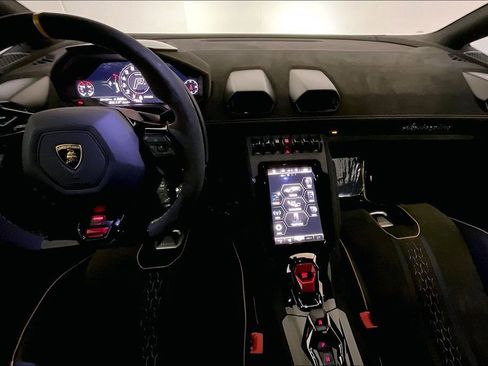 Used 2024 Lamborghini Huracan Sterrato image 22