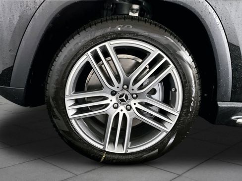New 2026 Mercedes-Benz GLS 450 4MATIC image 18