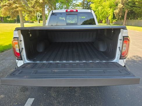 Used 2018 GMC Sierra 1500 SLT w/ SLT Premium Package AWD/4WD image 16