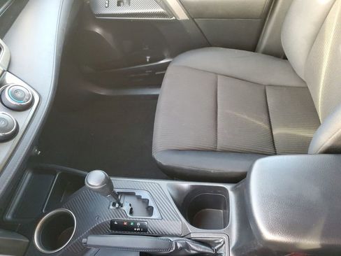 Used 2015 Toyota RAV4 LE image 20