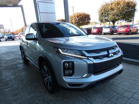 Used 2024 Mitsubishi Outlander Sport ES AWD/4WD image 3
