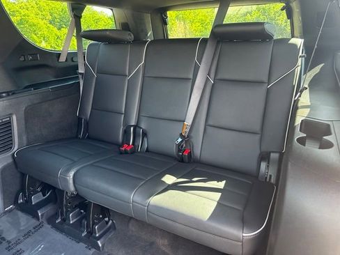 Certified 2025 Cadillac Escalade ESV Premium Luxury AWD/4WD image 20