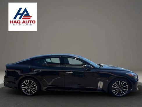 Used 2018 Kia Stinger Premium RWD image 4