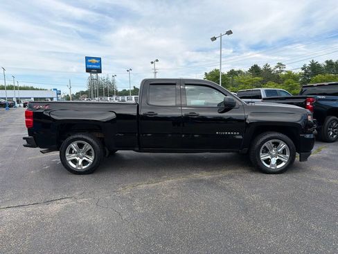 Used 2018 Chevrolet Silverado 1500 Custom w/ Custom Value Package AWD/4WD image 8