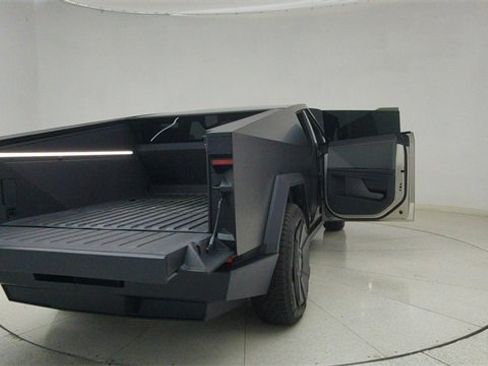 Used 2024 Tesla Cybertruck Cyberbeast image 70