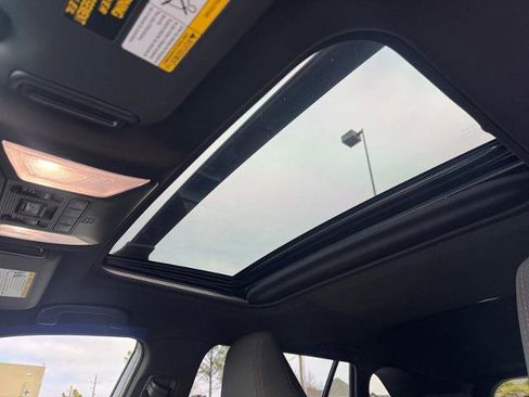 Used 2022 Toyota RAV4 SE image 30