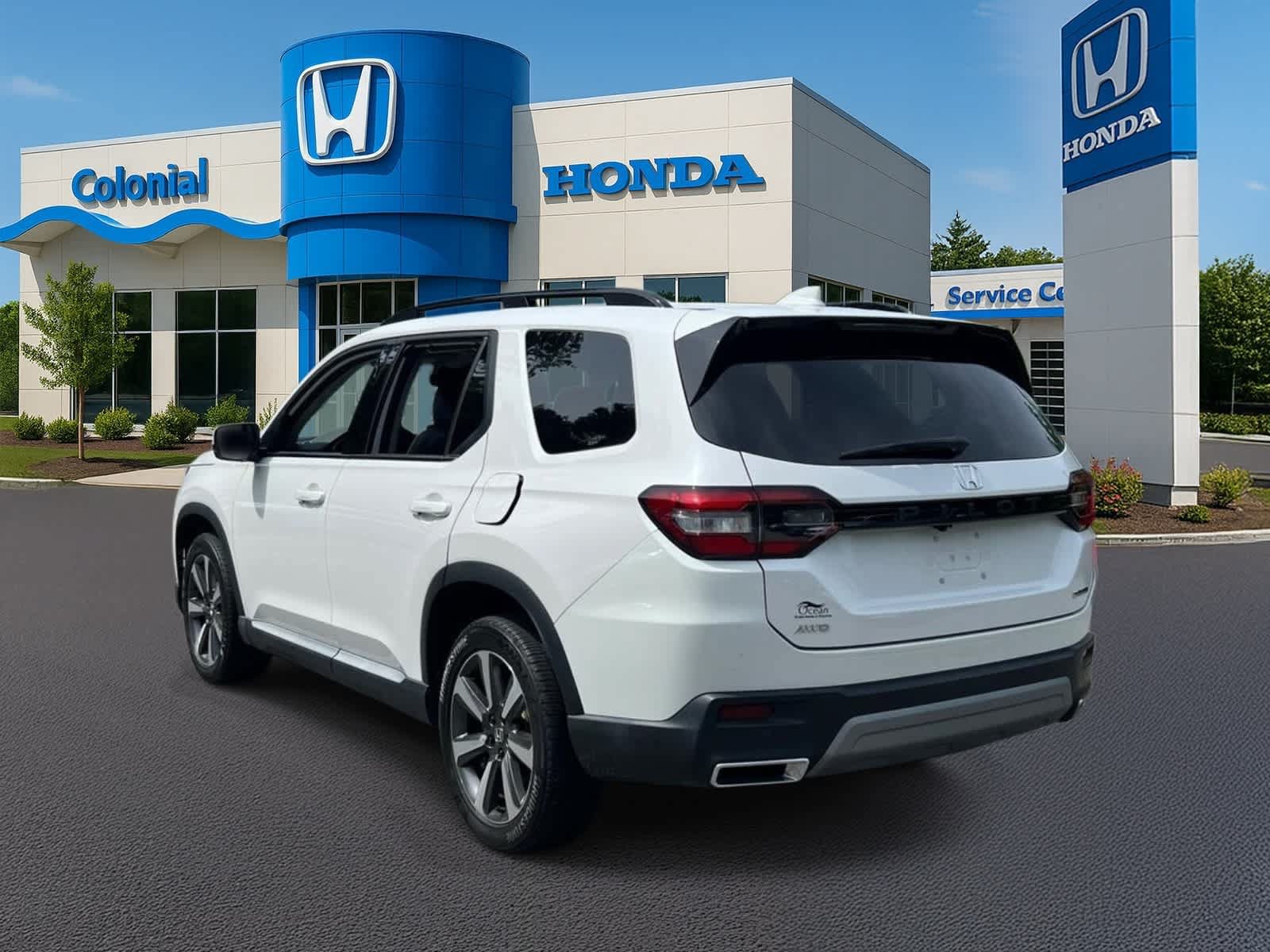 Used 2024 Honda Pilot Touring image 4