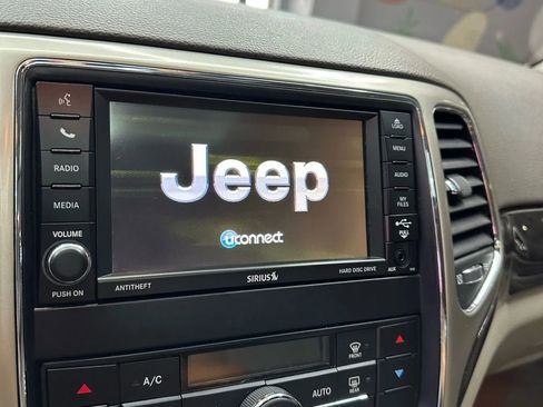 Used 2013 Jeep Grand Cherokee Laredo image 18