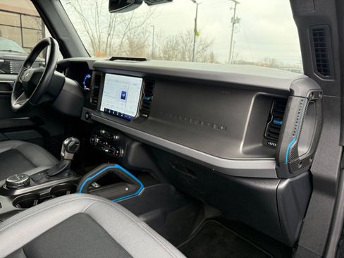 Used 2024 Ford Bronco Black Diamond image 12