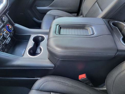 Used 2022 Chevrolet Tahoe Z71 w/ Luxury Package image 22