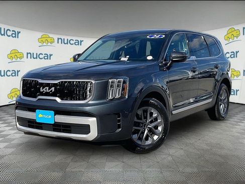 Used 2024 Kia Telluride LX AWD/4WD image 3