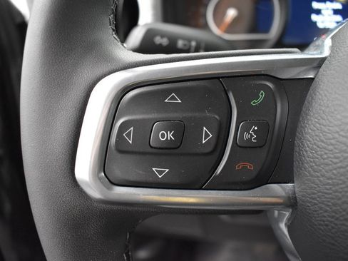 Used 2025 Jeep Wrangler Unlimited Sahara AWD/4WD image 6
