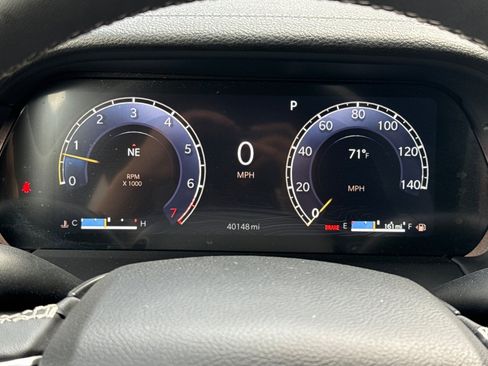 Used 2024 Jeep Grand Cherokee Limited AWD/4WD image 23